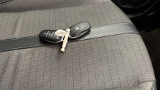Peugeot 208 1.2 PureTech 100 Allure 5dr Petrol Hatchback